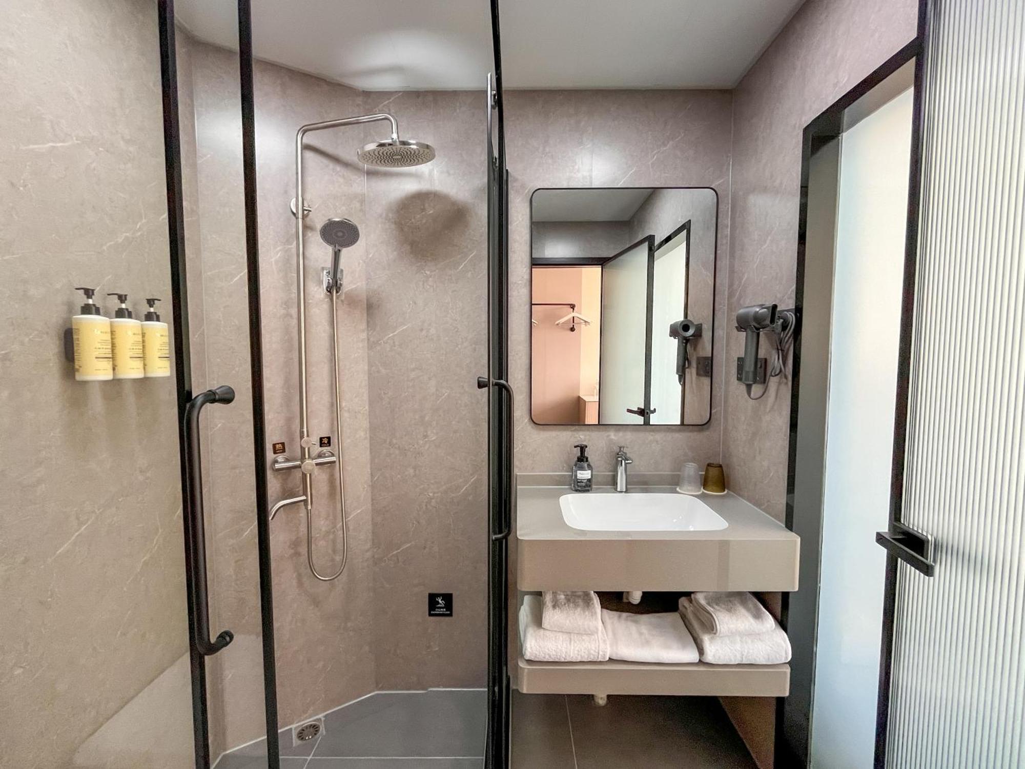 Shanghai Joyful Star Hotel-Free Shuttle Bus To Pudong Airport And Disneyland Exteriör bild